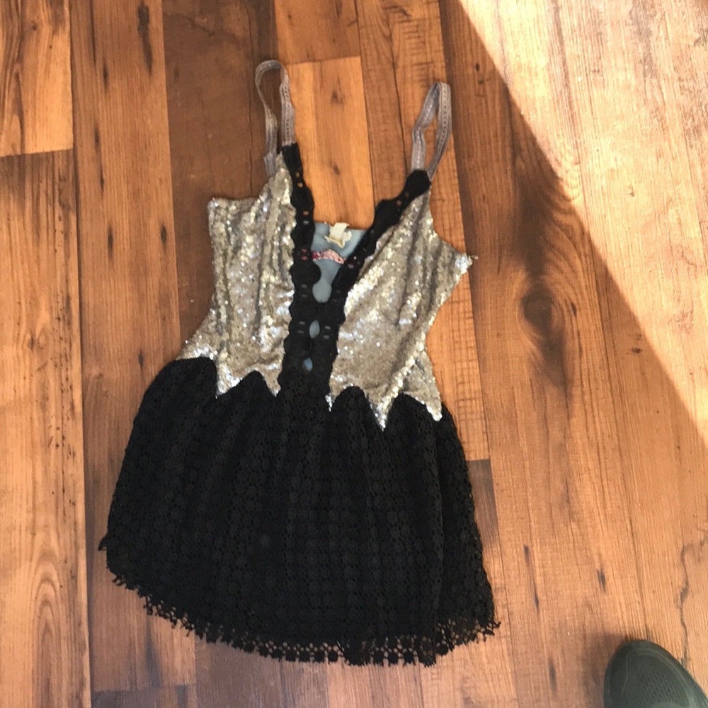 Gimmicks tank top